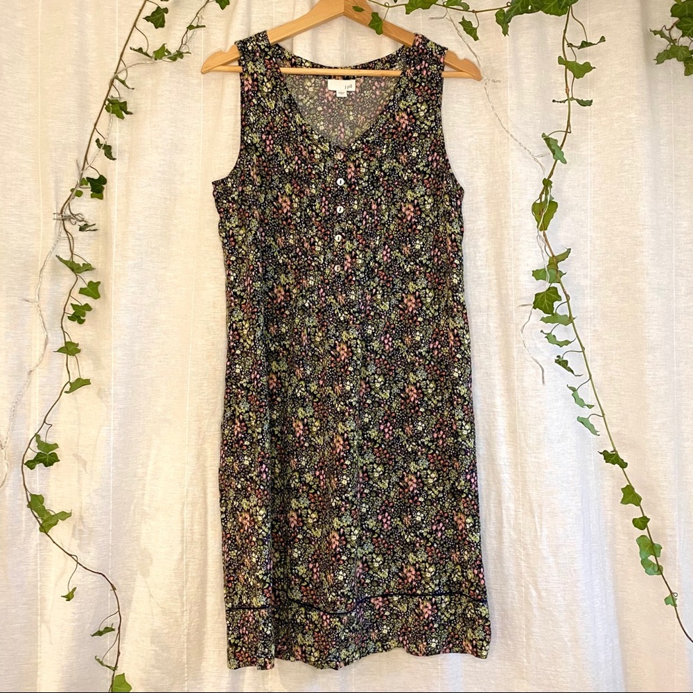 🌸Ditsy Floral Button V Neck Shift Dress🌸